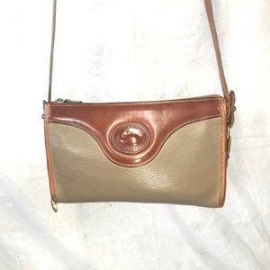 Vintage Dooney & Bourke Leather Zippered Clutch Cross Body Shoulder Bag